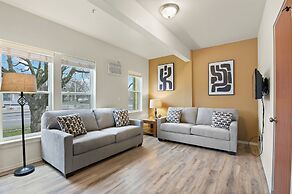 Maple Leaf Manor Suites