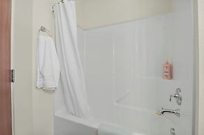 Maple Leaf Manor Suites