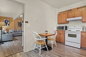 Maple Leaf Manor Suites