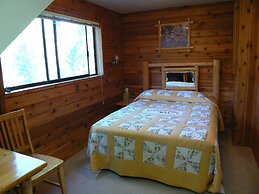 Smoky Bear Ranch Bed & Breakfast & Cabins