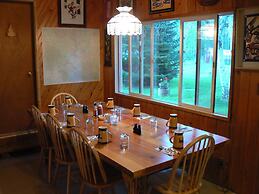 Smoky Bear Ranch Bed & Breakfast & Cabins
