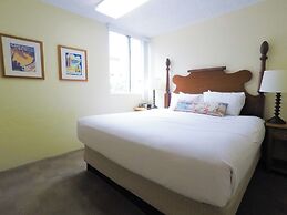 Ohia Waikiki Studio Suites