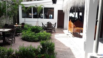 Deparis Beach Resort