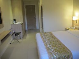 Zerenity Hotel & Suites