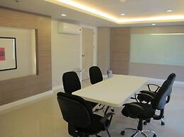 Zerenity Hotel & Suites