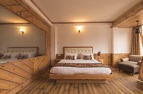 Whispering Inn by Vivaan