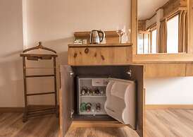 Whispering Inn by Vivaan