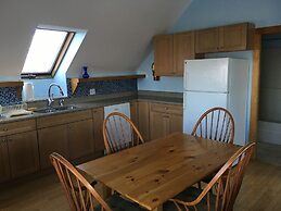 East Harbour Motel and Cottages