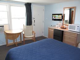 East Harbour Motel and Cottages