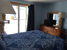 East Harbour Motel and Cottages