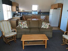 East Harbour Motel and Cottages