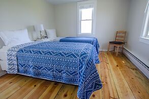 East Harbour Motel and Cottages