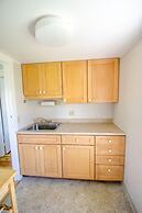 East Harbour Motel and Cottages