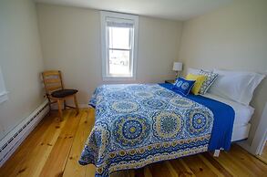 East Harbour Motel and Cottages