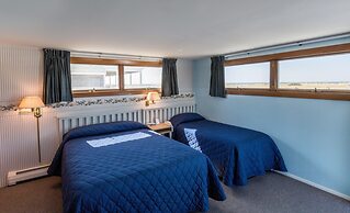 East Harbour Motel and Cottages