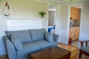 East Harbour Motel and Cottages