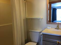 East Harbour Motel and Cottages