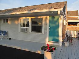 East Harbour Motel and Cottages