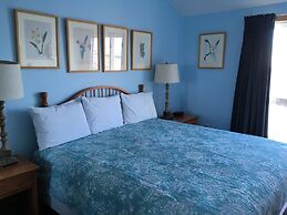 East Harbour Motel and Cottages