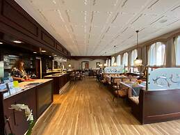Hotel Ristorante Herbstein