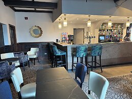 Lyons Woodlands Hall Hotel