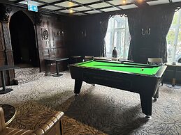 Lyons Woodlands Hall Hotel