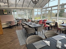 Lyons Woodlands Hall Hotel