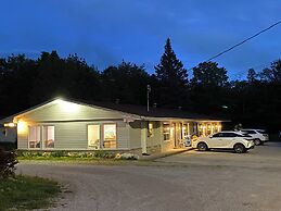 Mindemoya Motel