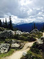 Belle Neige Suites- Whistler