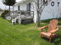 Baybreeze Restaurant and Motel