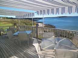 Baybreeze Restaurant and Motel