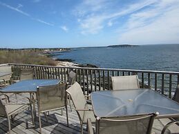 Baybreeze Restaurant and Motel