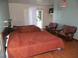 Baybreeze Restaurant and Motel