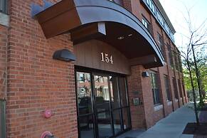 Seaport Signal Building by Vacasa