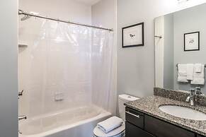 Seaport Signal Building by Vacasa