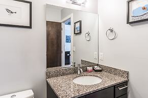 Seaport Signal Building by Vacasa