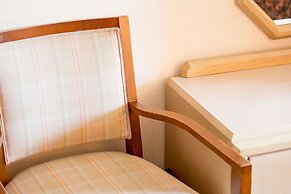 Village Inn & Suites