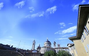 Fleur de Lis Belvedere