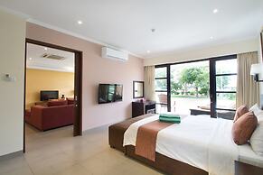 Peninsula Bay Resort