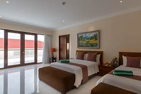 Peninsula Bay Resort