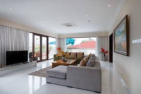 Peninsula Bay Resort