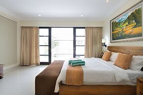 Peninsula Bay Resort