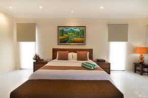 Peninsula Bay Resort