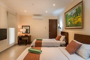 Peninsula Bay Resort