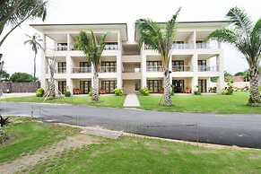 Peninsula Bay Resort