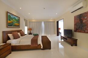 Peninsula Bay Resort