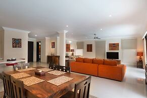 Peninsula Bay Resort