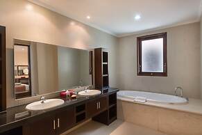 Peninsula Bay Resort