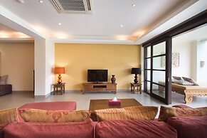 Peninsula Bay Resort