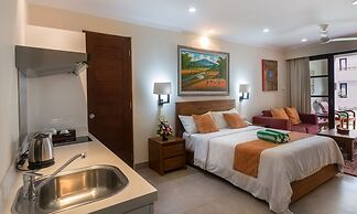 Peninsula Bay Resort